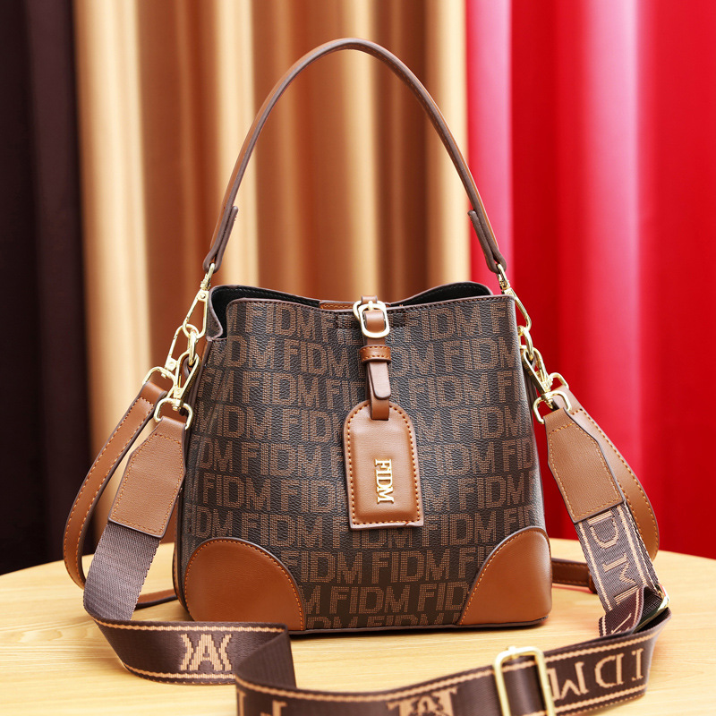 Autumn and winter small bag women's bag 2024 new fashion Korean soft leather bucket bag ladies shoulder messenger bag wholesale