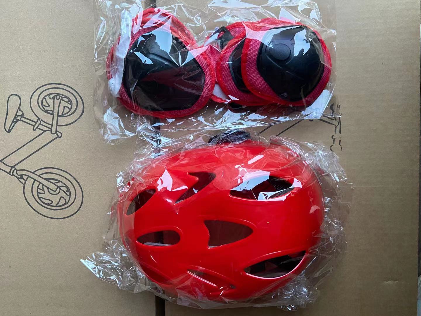 Children's Helmet Protective Equipment Men's and Women's Protective Roller Skating Helmet Protective Equipment Set Scooter Roller Skates Knee Protective Equipment Set
