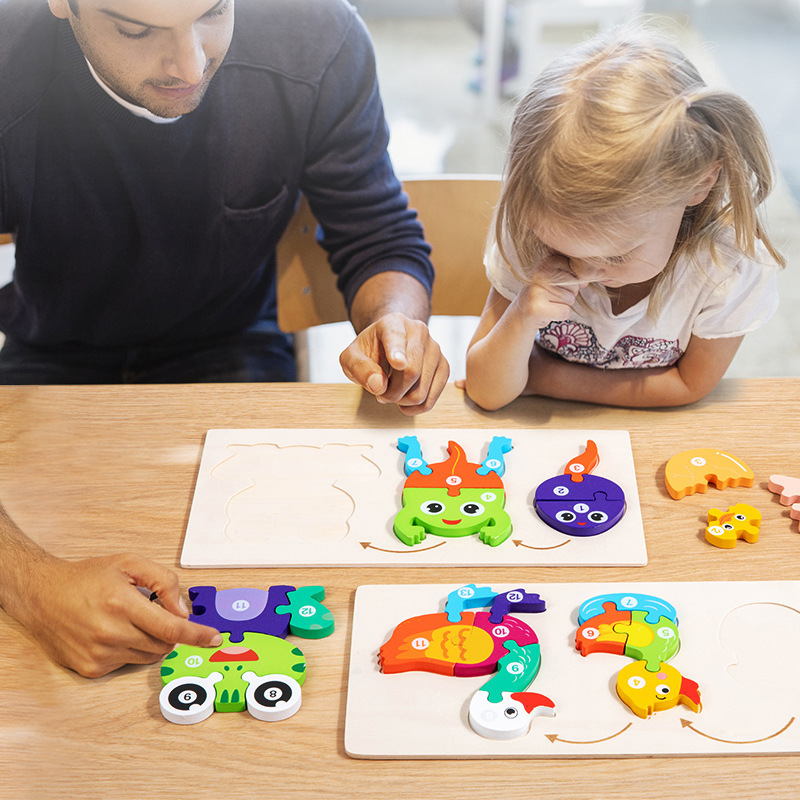 Wooden children's early education Enlightenment three-dimensional growth puzzle animal evolution process cognitive puzzle toy wholesale