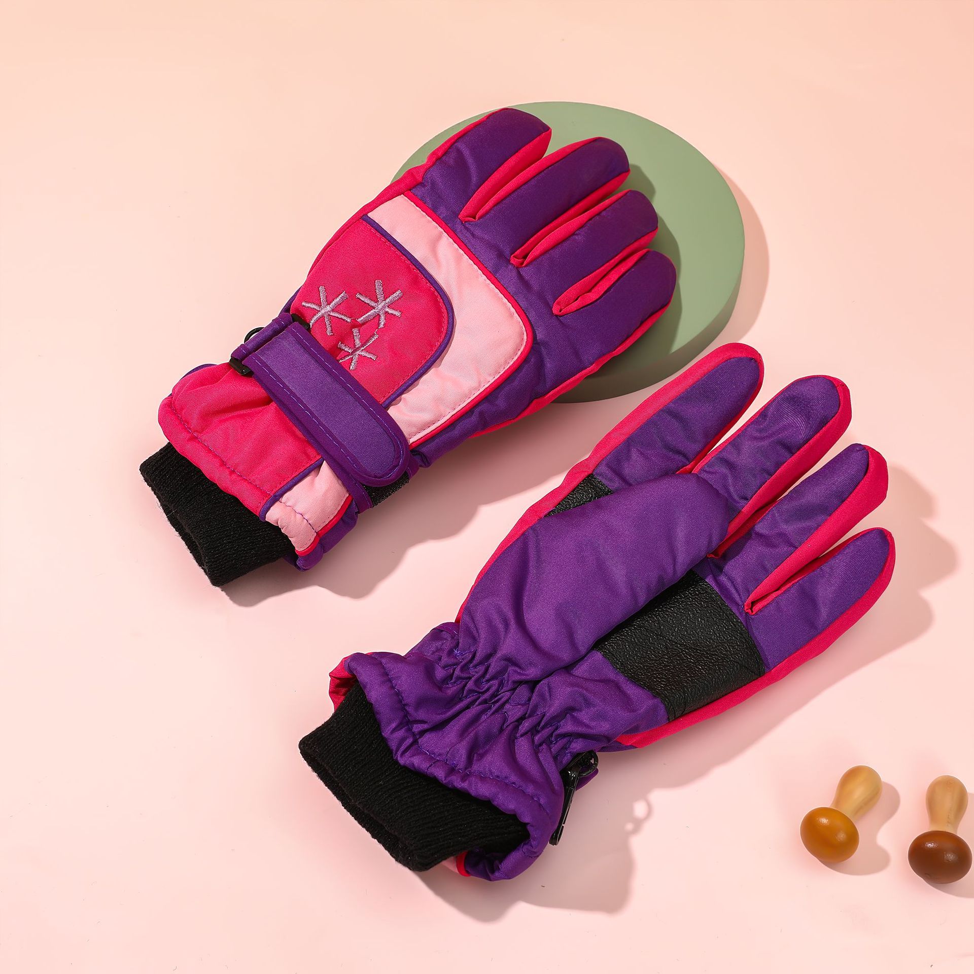 New Children's Ski Gloves Winter Warm Sports Gloves Outdoor Riding Mountaineering Waterproof Thickened Gloves
