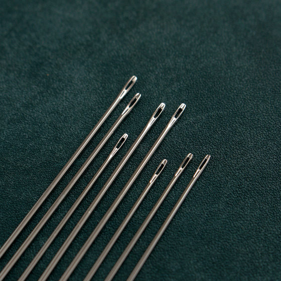 H's original needle is very easy to use with round head hand stitching leather needle as thick as the body, perforated and smooth non-triangular needle