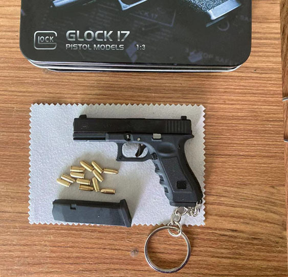 1:3 Alloy Empire G17 GLOCK G34 Throw Shell Metal Keychain Bullet Model Cartridge Accessories