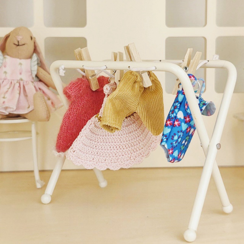 Cross-border doll house DOLLHOUSE mini furniture miniature metal clothes hanger play house clothes hanger scene