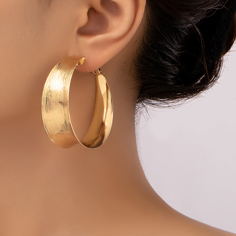 歐美新品時尚誇張創意C形大圓圈耳環女氣質半圓耳圈大款earring