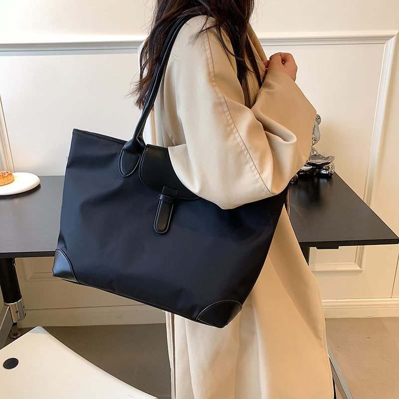 Large capacity fashion tote bag 2024 new trendy portable fashion simple women's bag casual solid color single shoulder large bag