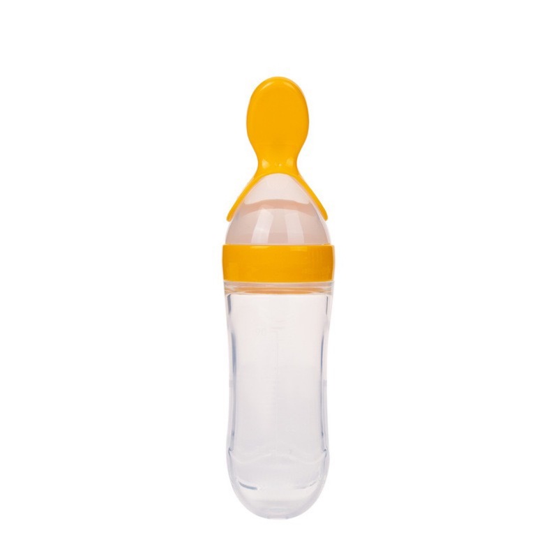 工場直売の赤ちゃんは哺乳瓶を食べます。|undefined