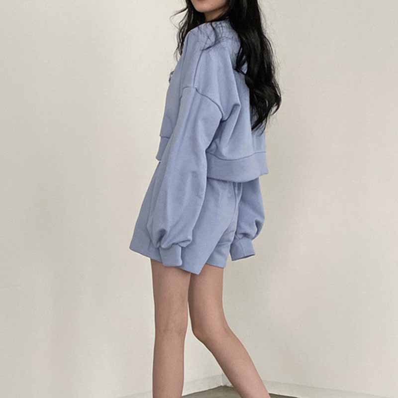 Koreanischer schicker Herbst-Lazy-Style-Pullover mit V-Ausschnitt, lockerem Langarm-Pullover + Shorts mit hoher Taille und weitem Bein, Sportanzug für Damen_voghion.com
