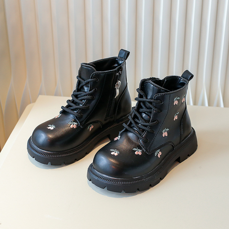 Children's Martin boots 2023 autumn and winter new little girl single boots embroidered girl princess Boots Baby Girl short boots