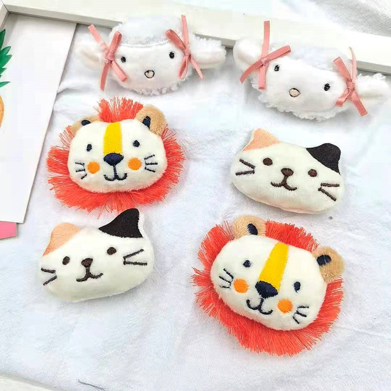 卡通毛絨公仔可愛小羊小貓獅子玩偶帆布包公仔別針鞋帽裝飾小動物