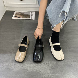 South Korea's chic matching King fried toe Mary Jane shoes 2021 Autumn New retro shallow mouth thin flat shoes