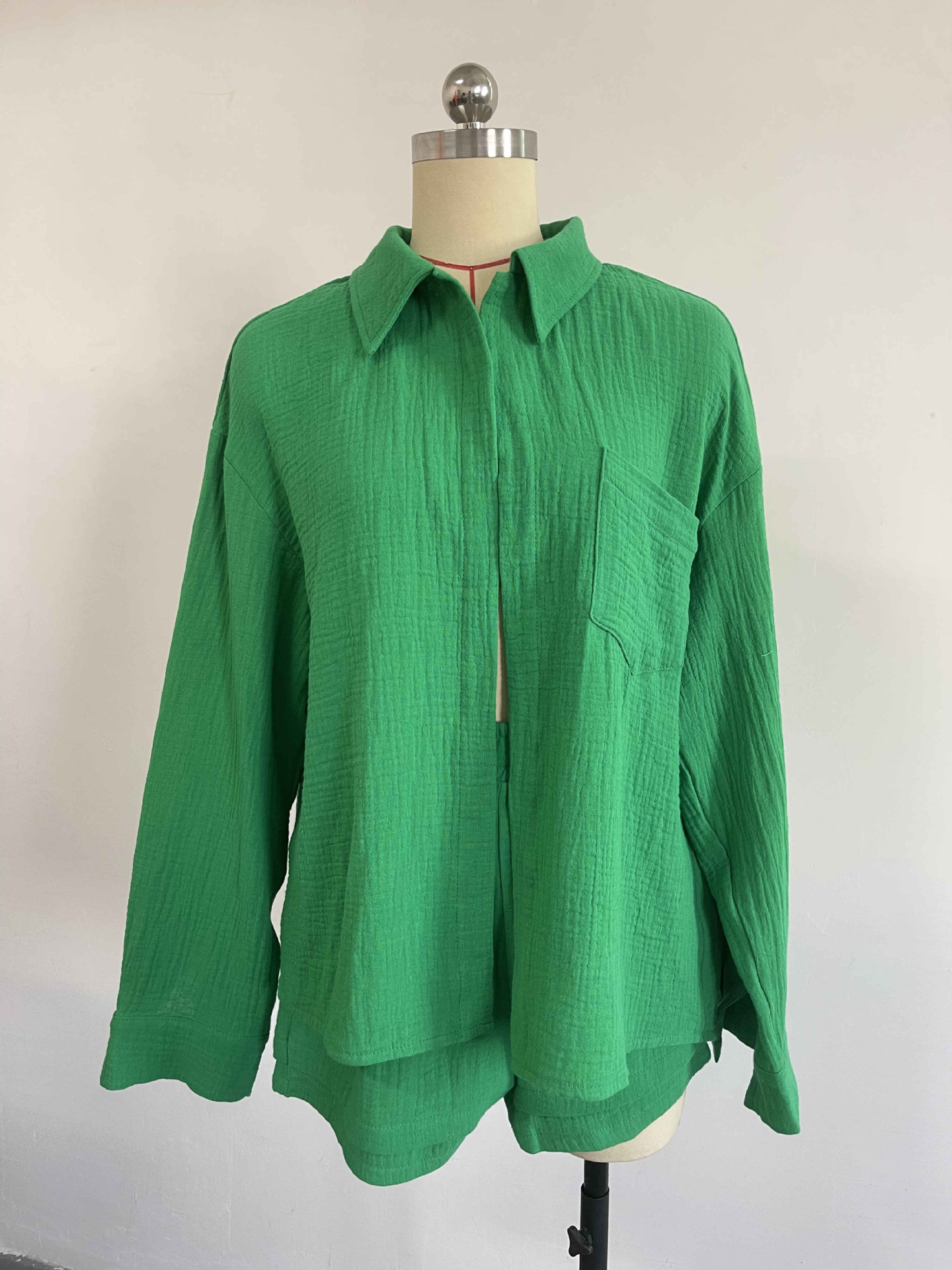 2023  European and American Women's Wrinkled Lapel Long Sleeve Shirt High Waist Drawstring Shorts Fashion Casual Two-Piece Set_voghion.com