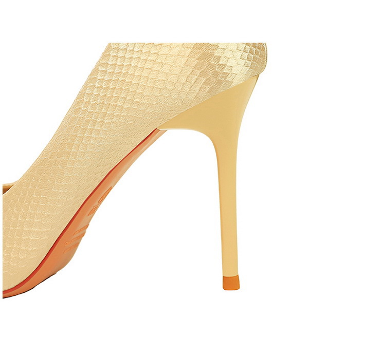 Party high heels slim slim high heels fishscale satin shingle pointe single shoes_voghion.com