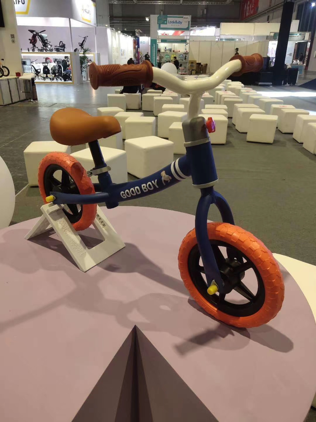 Children's balance car scooter 2-6 years old children's bicycle pedal-free scooter adjustable two-wheel scooter