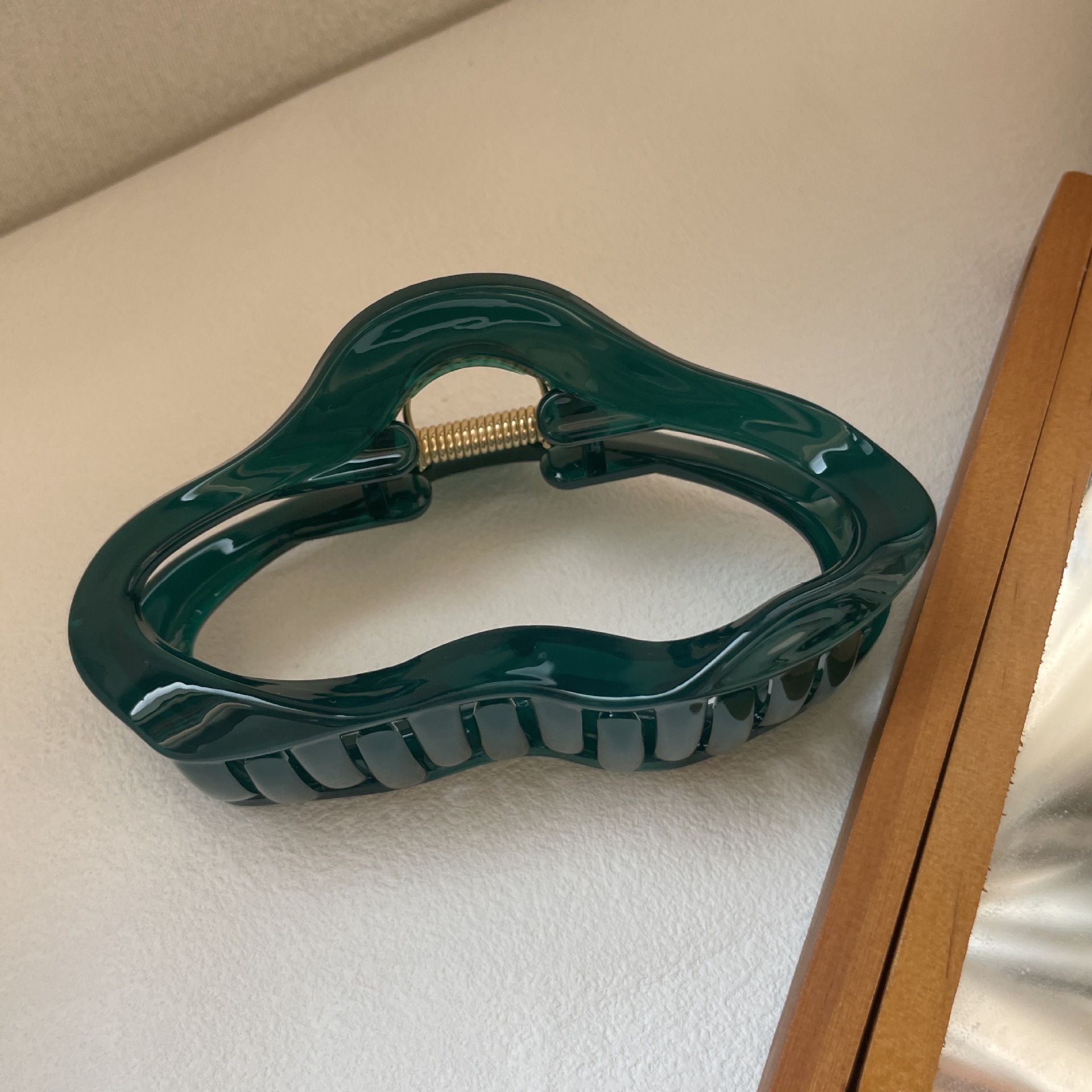 Fermaglio per capelli con linea irregolare geometrica a forma di squalo, fermaglio per capelli con senso dell'altezza, fermaglio per capelli con forcina per la parte posteriore della testa, accessori per capelli, acconciatura raccolta_voghion.com