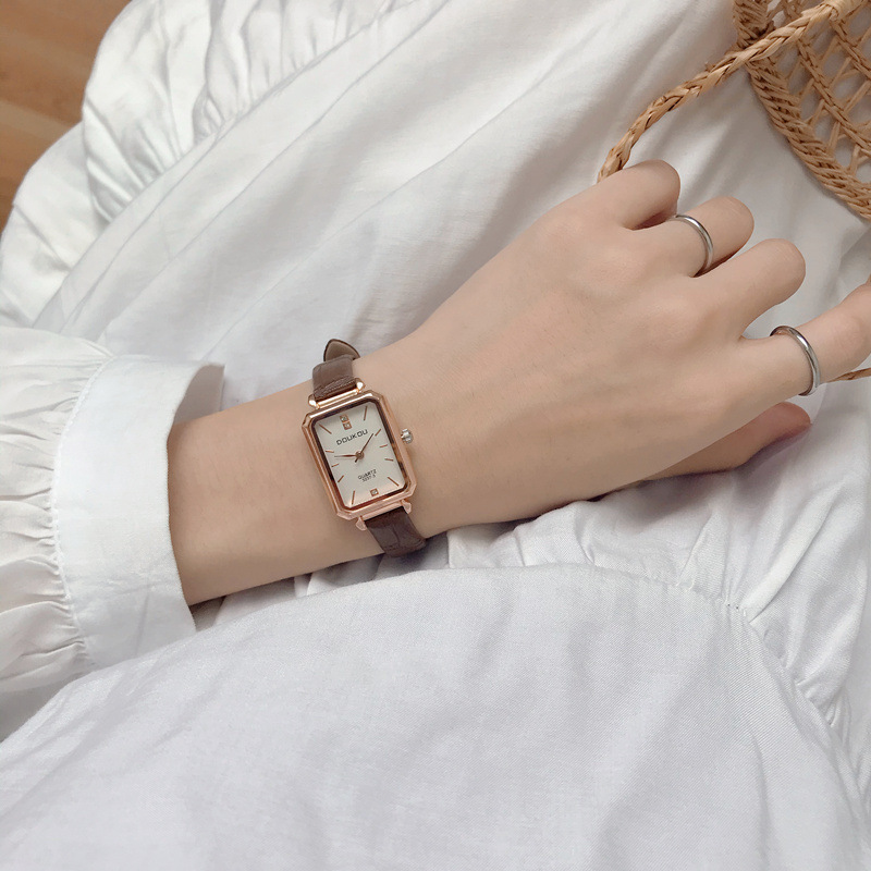 Vintage Niche Watch Women's ins Style Simple Elegant Square Mini Casual All-match Mori Style Hong Kong Style Women's Watch