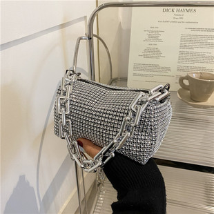 Spring and Summer Small Bag Women's Bag 2022 New Fashion Personalized Color Diamond Pillow Bag Chain Shoulder Bag Personalized Crossbody Bag