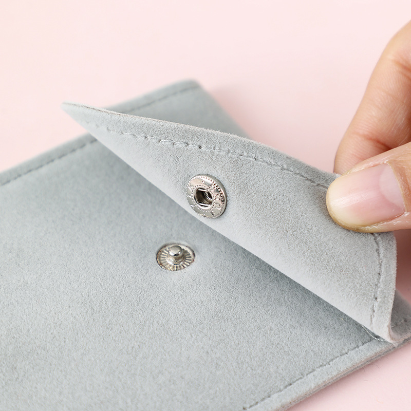 Factory wholesale velvet bag flip snap button jewelry bag earphone storage double-sided velvet jewelry necklace gift Lotus bag