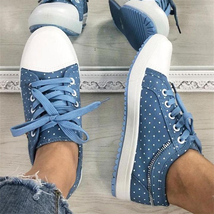 Cross-border foreign trade large size 2022 new mesh students solid color hollow casual flat canvas shoes tide a generation of hair