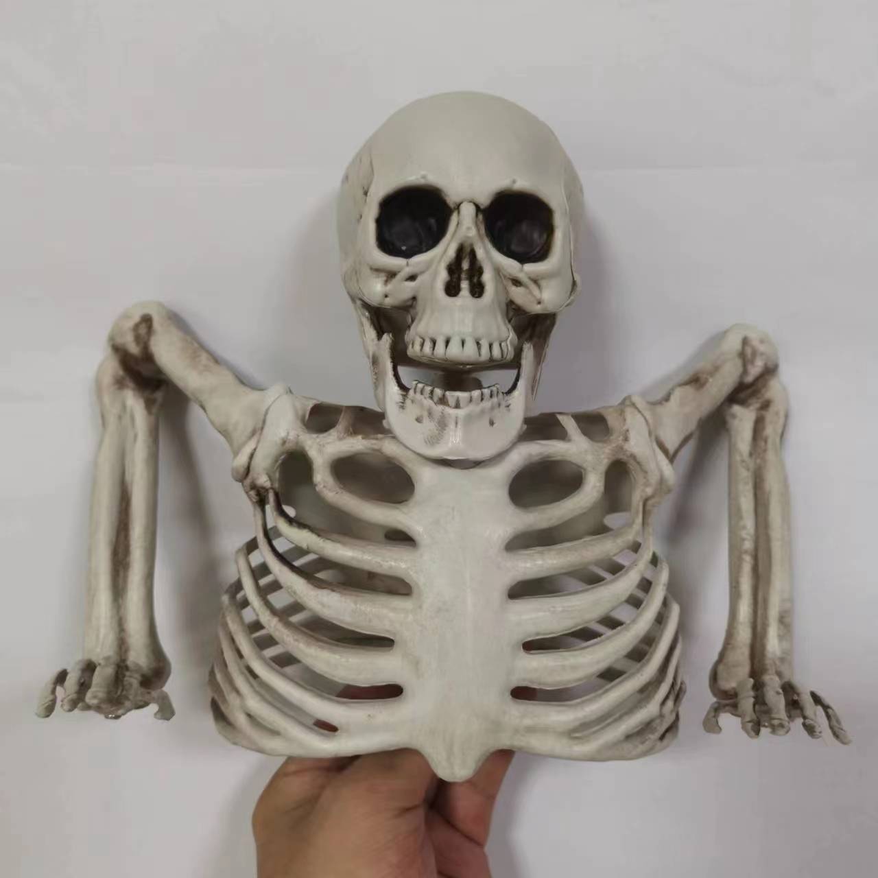 New Halloween haunted house decoration electric half-body luminous skull trick horror toy thriller props wholesale