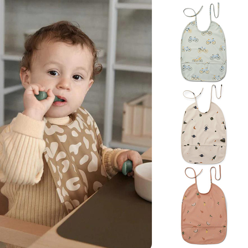 2022 Denmark New Baby Waterproof Dirty-proof Rice Bag Baby Bib Bib Cute Printed Baby Spit Towel