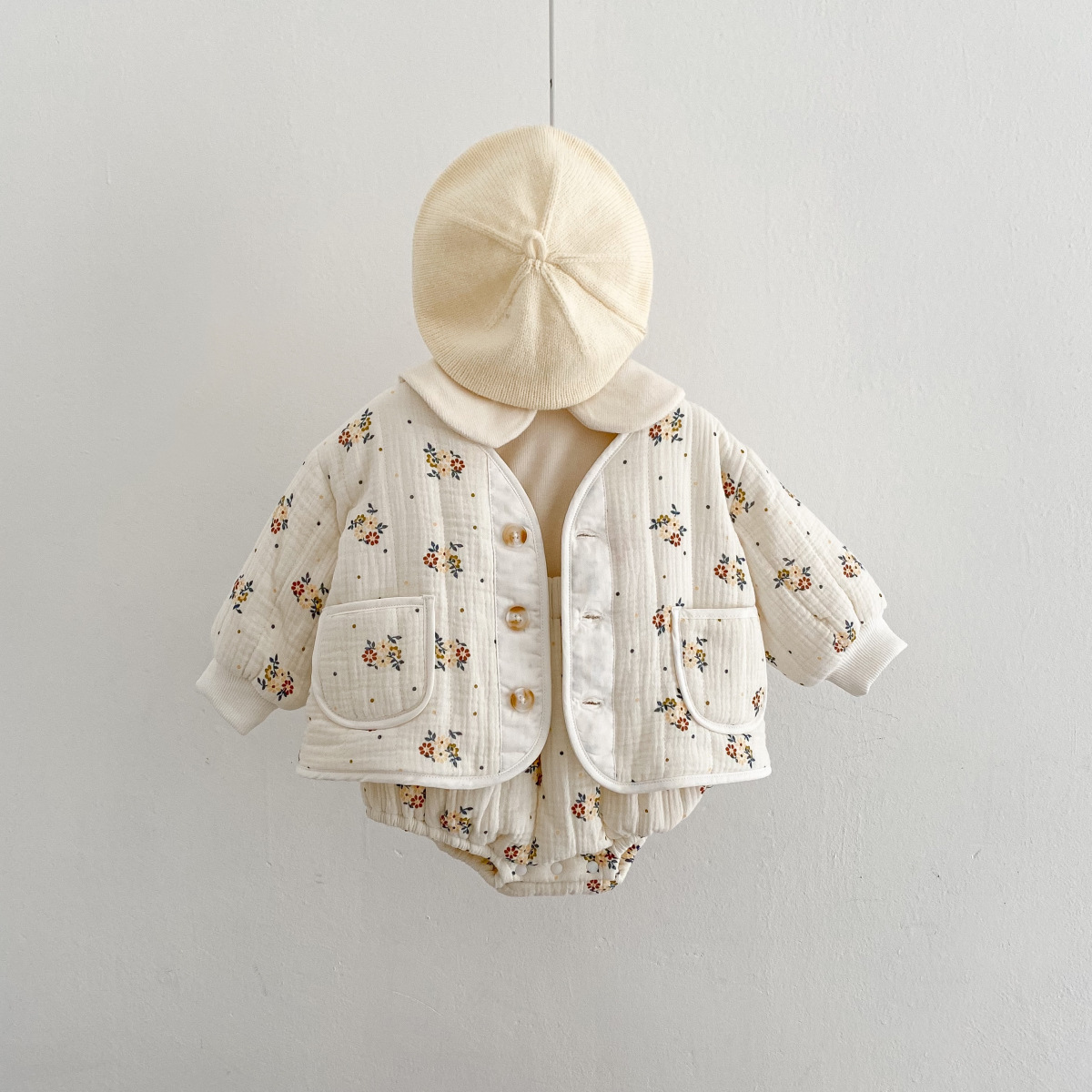 2022 autumn and winter suit 0-2 years old female treasure cotton padded padded floral cotton-padded jacket coat doll collar jacket for going out cotton-padded jacket