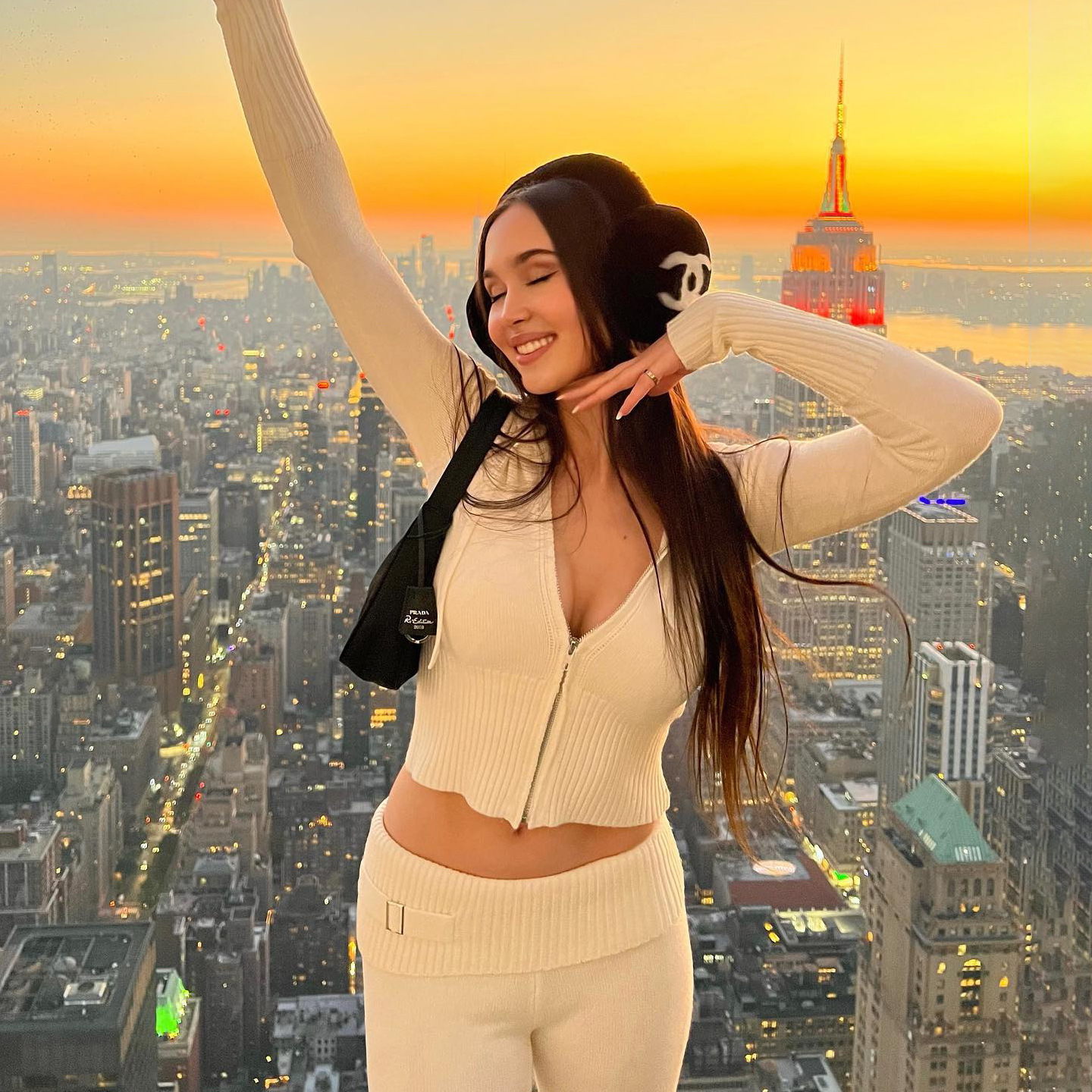 European and American cross-border 2023 new knitted hooded suit women's fashion sexy high waist long sleeve trousers two-piece set