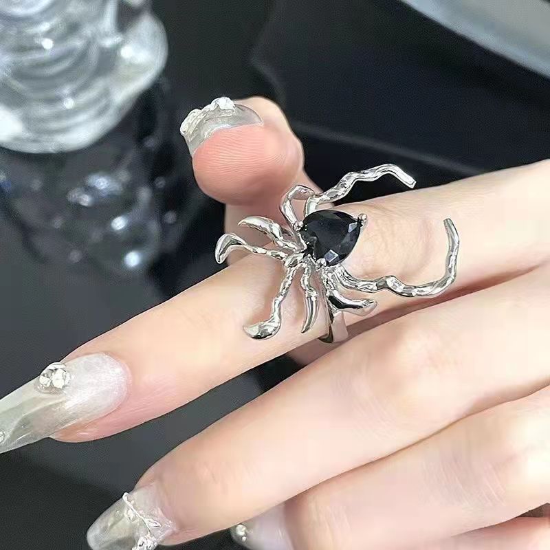 Dunkler Retro-Spinnnagelring mit schwarzem Edelstein, Nischendesign, hochwertiger, kalter Stil, offener Persönlichkeitsring_voghion.com