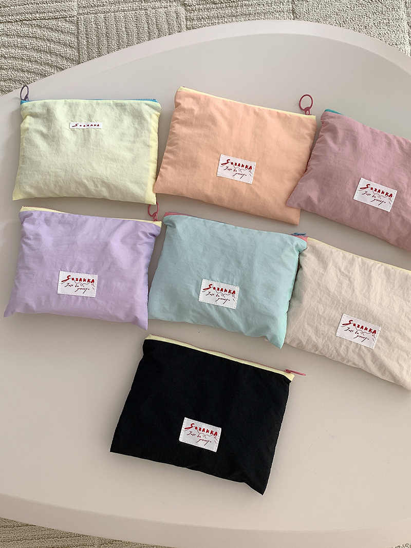 37161 韩国小众设计冰淇淋色化妆包小物件收纳袋字母手拿包零钱包