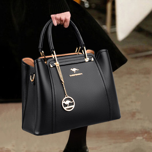 Bag women's bag New 2021 messenger bag shoulder bag fashion atmosphere ladies handbag women's European and American one-piece hair