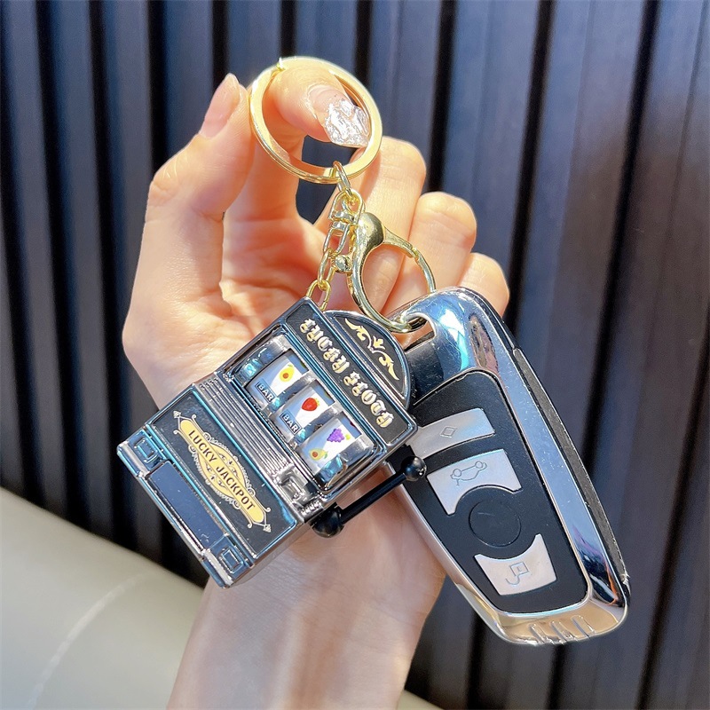 Fun play bright color fruit shake key chain lottery machine game machine key chain claw machine pendant small gift wholesale