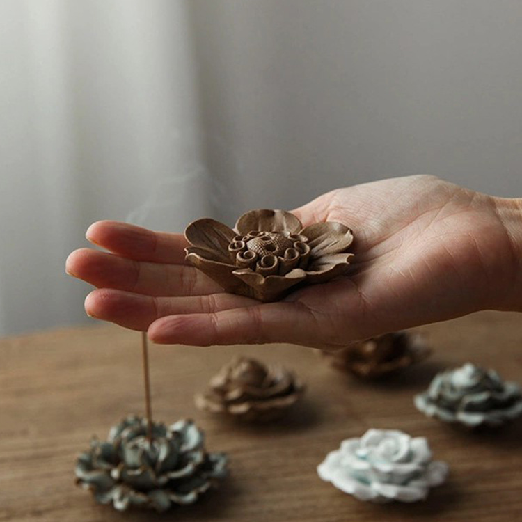 Jingdezhen Hand-made Small Incense Burner Household Incense Holder Mini Line Incense Creative Lotus Peony Incense Holder Cross-border Supply