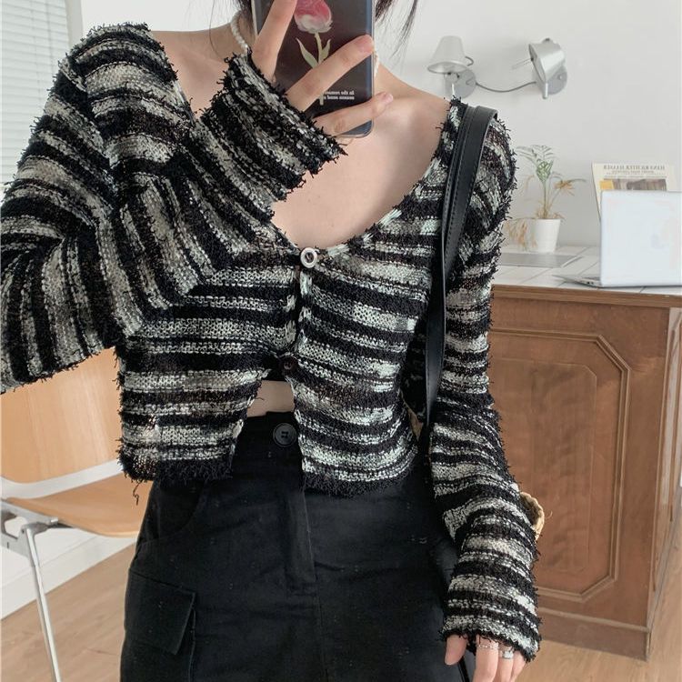 Striped knitted cardigan jacket women's autumn new design thin bottoming shirt with exposed navel short long-sleeved top