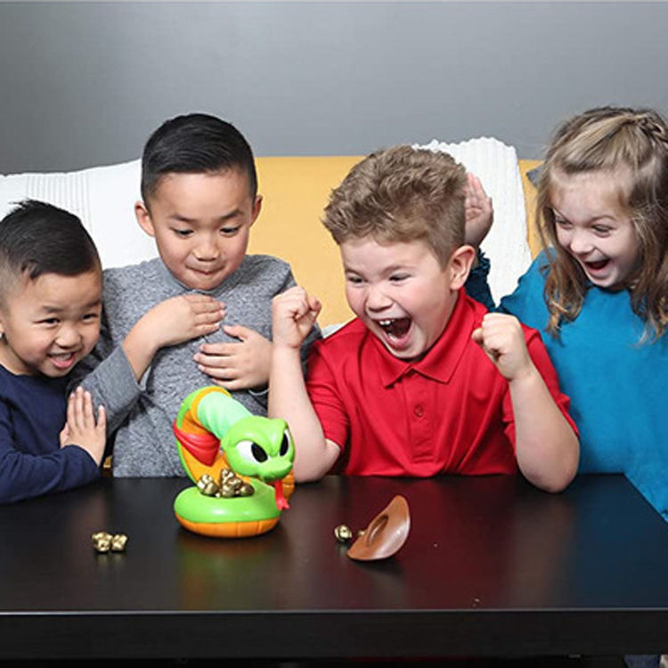 Cross-Border electric scary rattlesnake trick toy fun desktop multiplayer party game bite hand factory direct sales