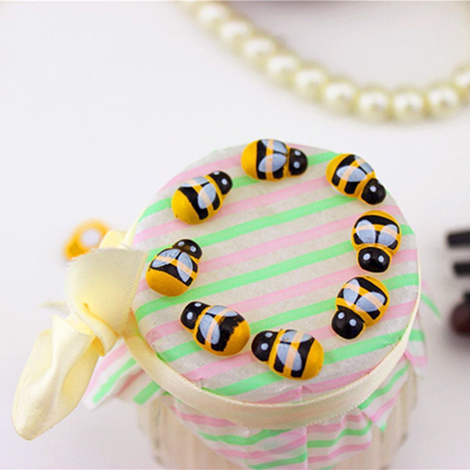 Various specifications creative wooden small ladybug wooden diy accessories wooden yellow small bee self-adhesive piece ornaments