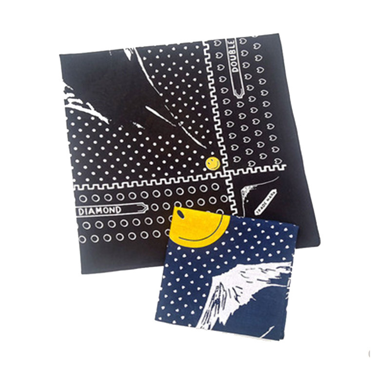 55 * 55CM smiley face reflection scarf square scarf outdoor hip hop Hip Hop Hip Hop square scarf in stock cotton retro niche scarf