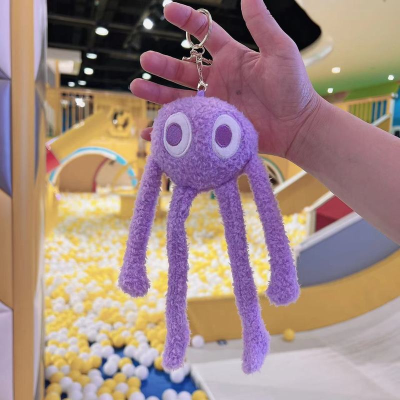 アニメは八爪魚のキーホルダーのぬいぐるみがタコのかばんに飾られています。|undefined