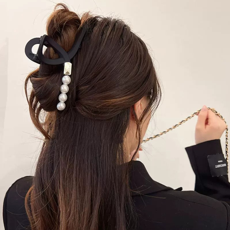 Vintage Pearl Korean-style Frosted Hair Clip Women's Head High-grade Sense Large Grab Clip Women's New Arrival Hair Shark Clip for Summer