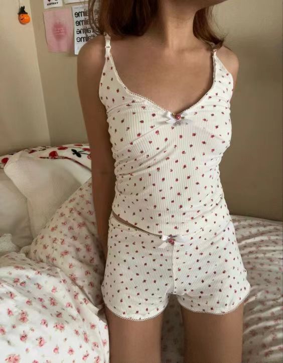 アマゾンの2つのセットの家の下着のセクシーなレースのかわいい女性|undefined