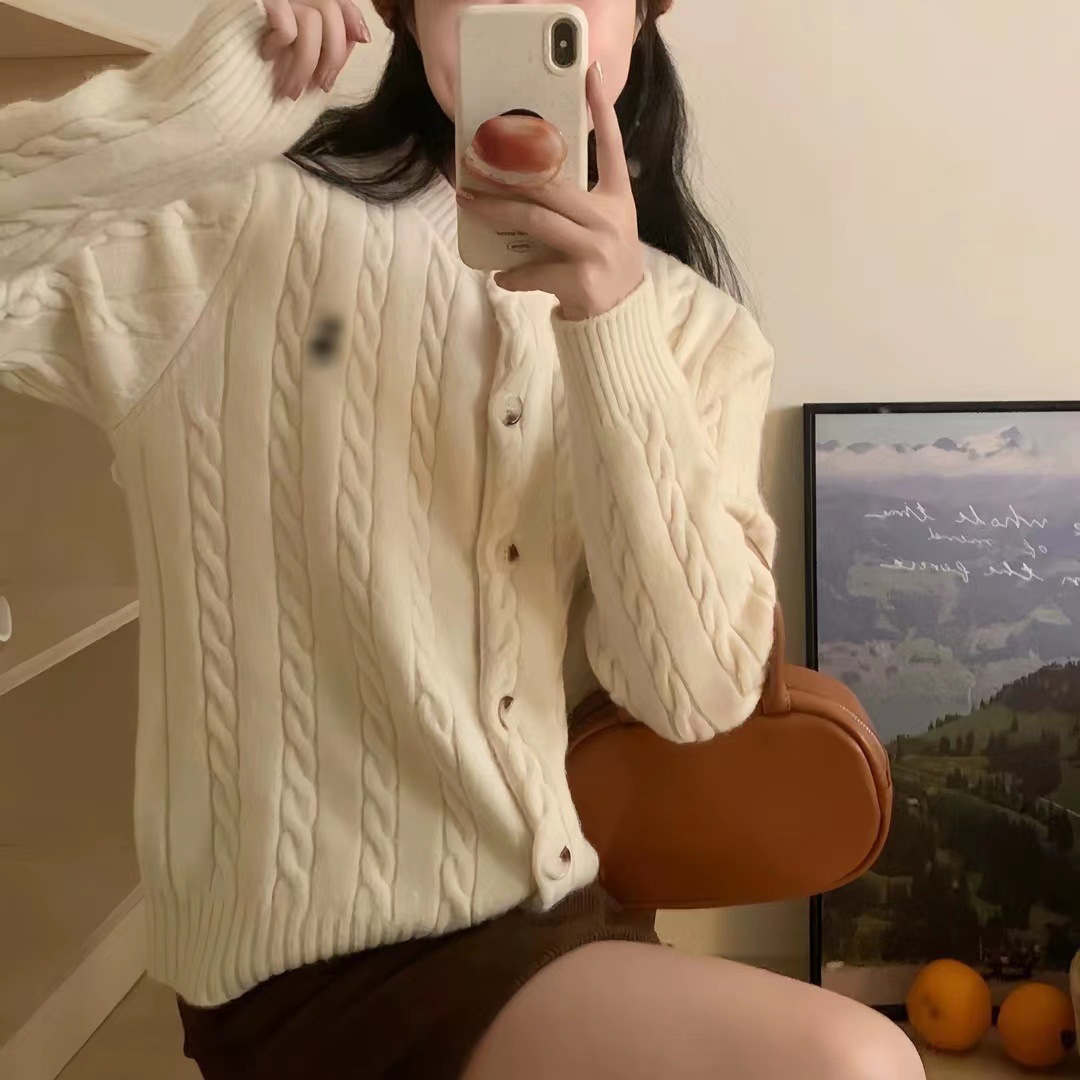 2024 New Autumn and Winter Korean Twist Cardigan Academy Style Sweet Age-reducing Fashion All-match Round Neck Knitted Top