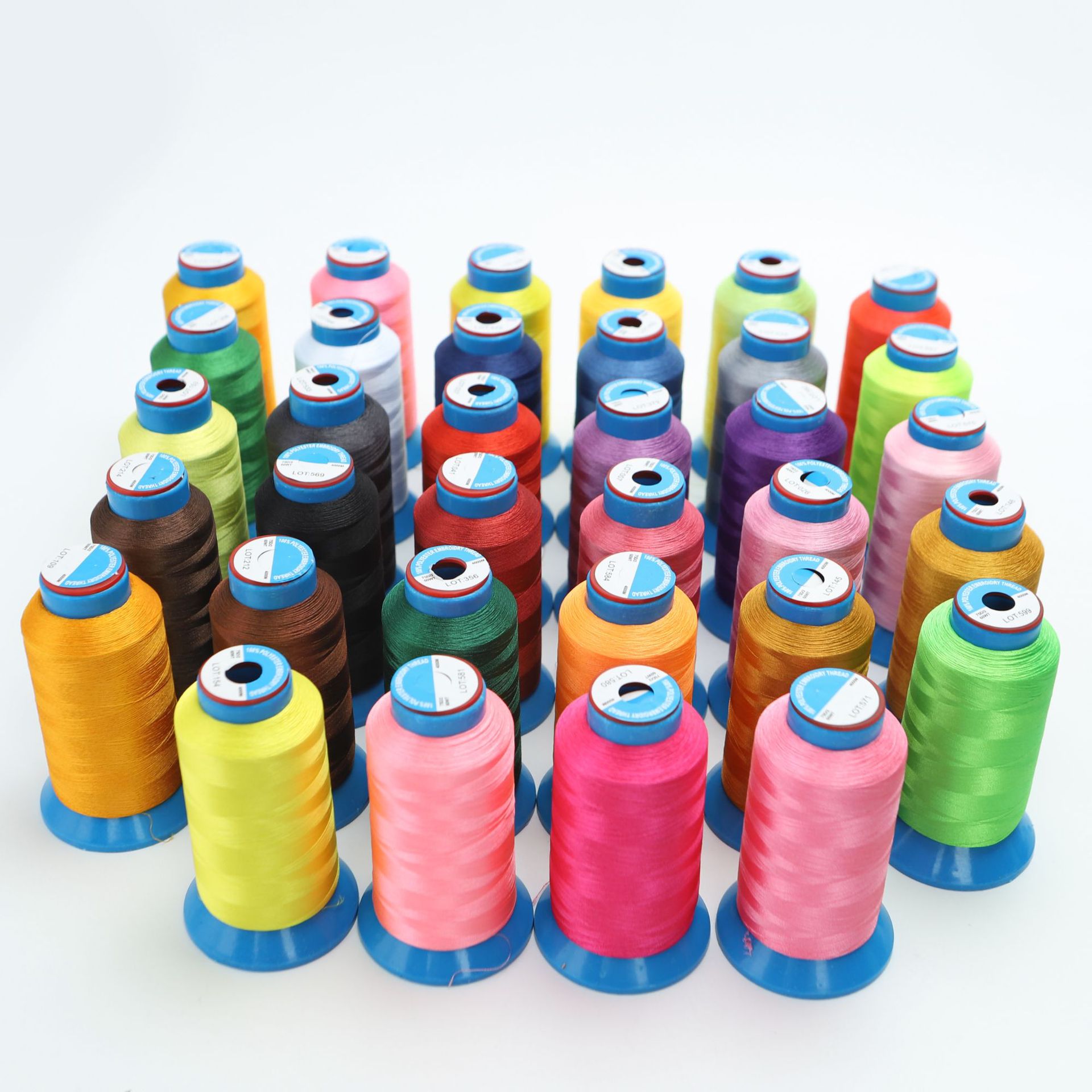 75D/2 high-strength ultra-fine polyester embroidery thread high-speed polyester embroidery thread 83 color 4000 meters can be wound around the bottom line