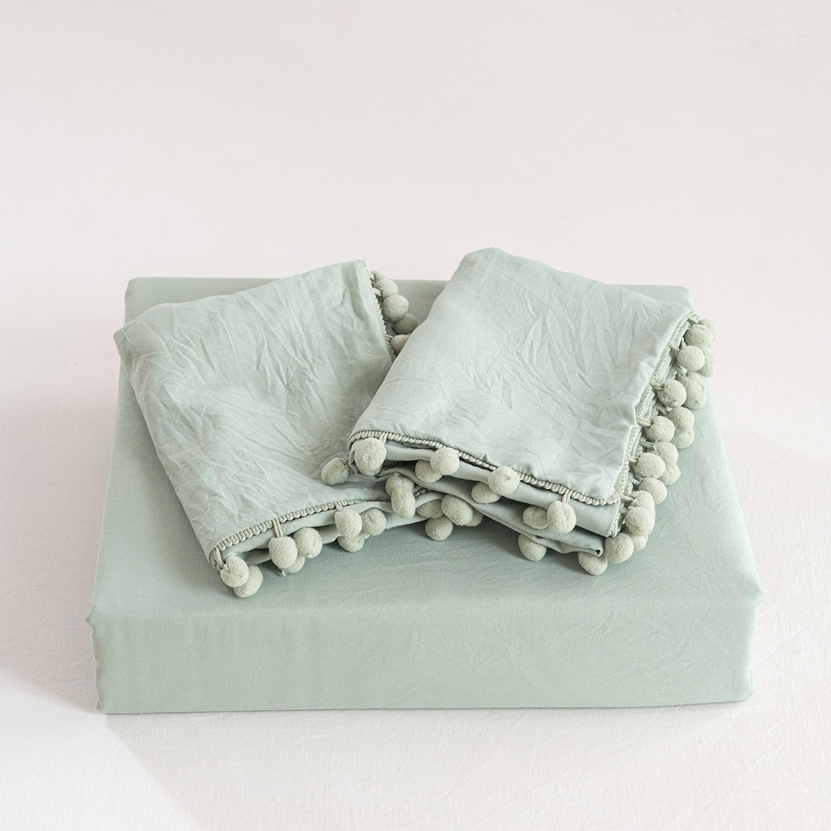 Cross-border Amazon Foreign Trade home textile supply three-piece bedding set solid color washed cotton ball quilt cover set