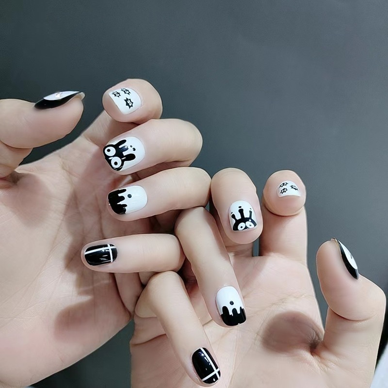 B422 Qianhe Qianxun short wear nail cartoon funny cute anime manicure finished daily fake nail patch