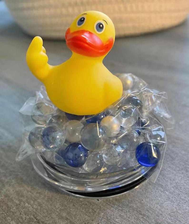 Rudy the middle finger flippin' Duck cross-border middle finger small yellow Duck Summer Toy