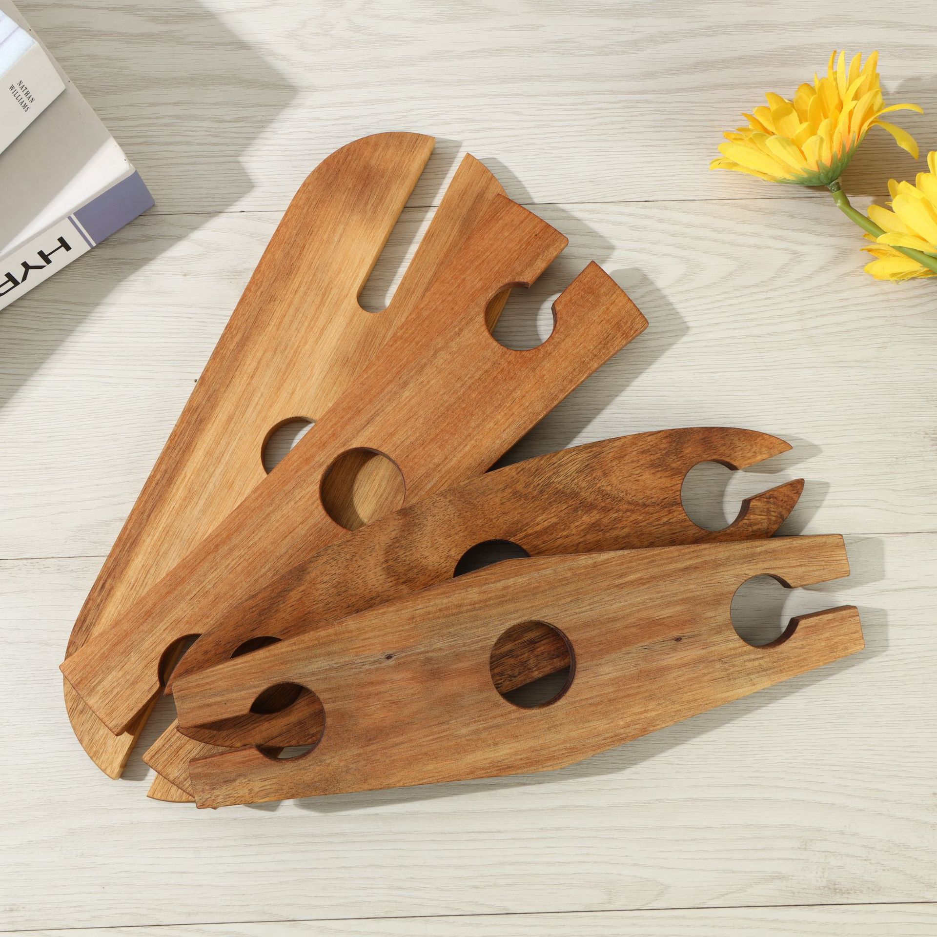 Amazon Hot Selling Red Wine Rack Red Wine Holder Bottle Wooden Shelf Ornaments Cup Holder Modern Simple Red Wine Wooden Bracket