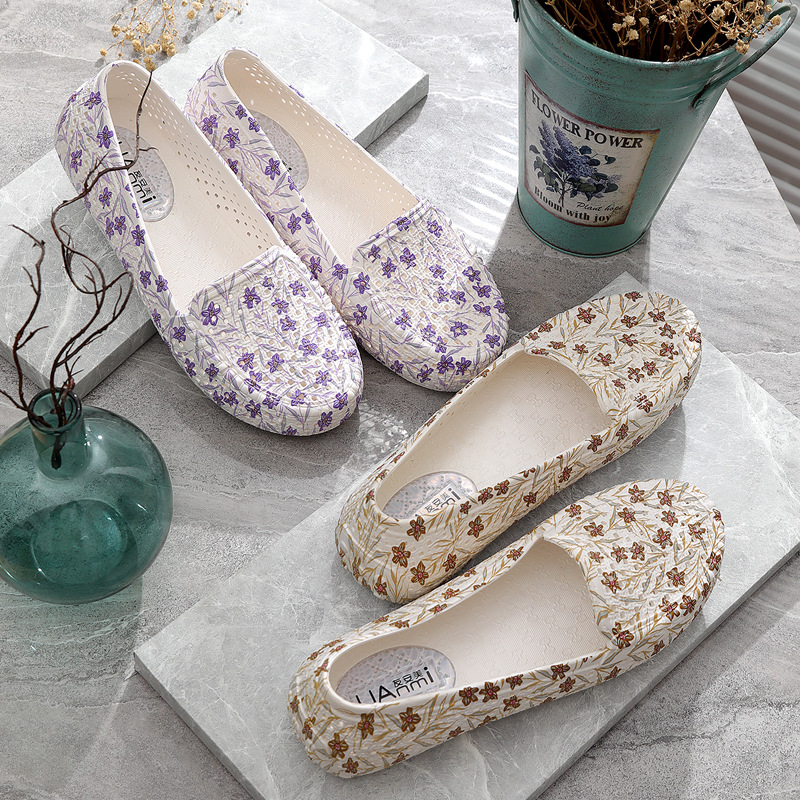 Sandals Women's Summer Casual Printed Non-slip Flat Hollow-out Nurse Shoes Soft-soled Driving Pregnant Mother Beach Hole Shoes
