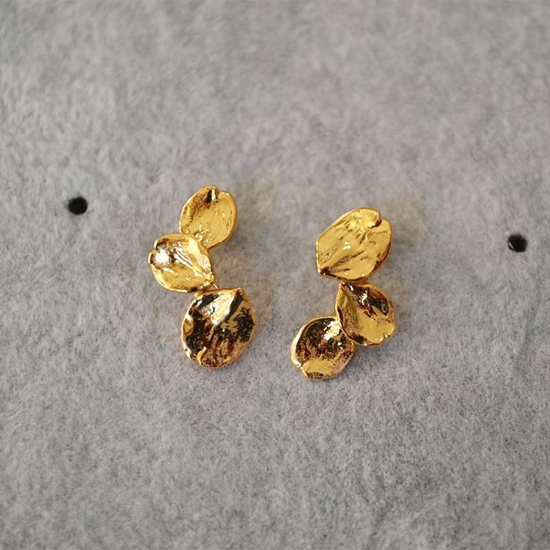 Japanese and Korean niche design irregular texture golden leaves 925 silver needle daily temperament earrings earrings earrings for women