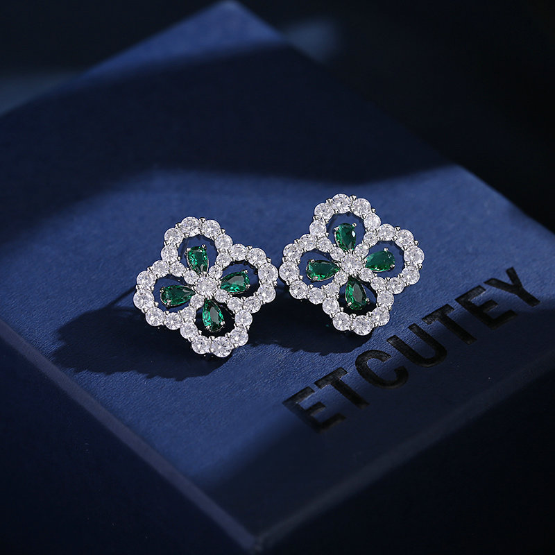 Ultra Flash Zircon Inlaid Niche Design Sense Earrings Trendy Flower Earrings Necklace Clavicle Chain Lucky Grass Jewelry Set