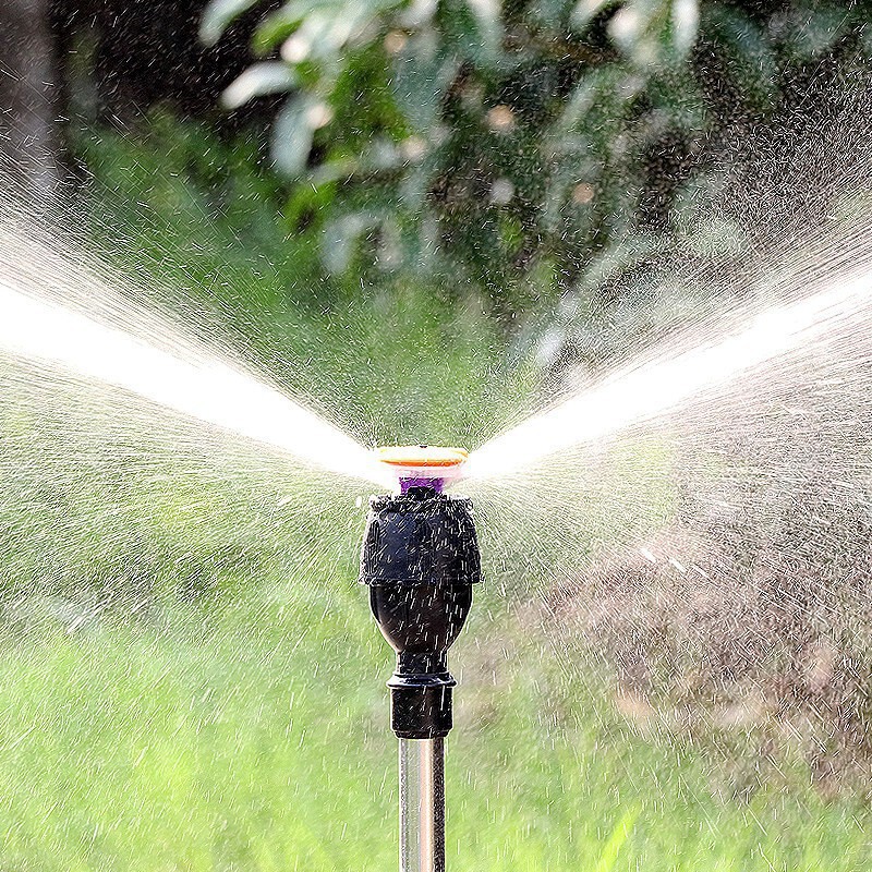 花園の花をやる神器は自動的に回転して水を撒きます。|undefined