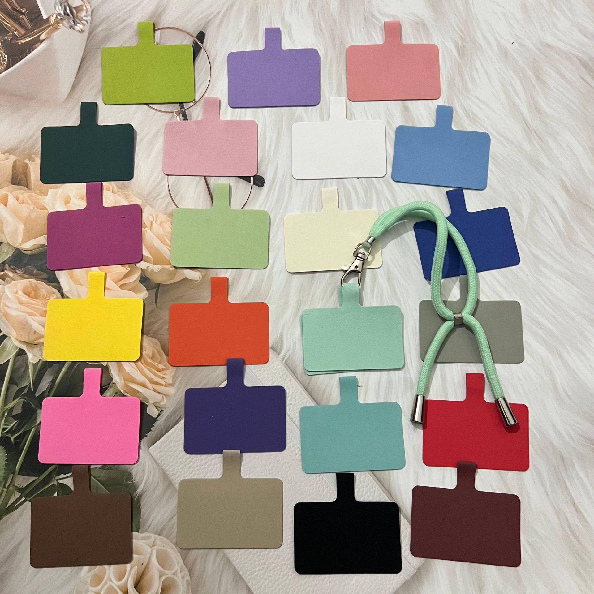 Mobile Phone Gasket Lanyard Patch Hanging Pieces Fixed Clip Hanging Neck Rope Crossing Mobile Phone Case Universal Anti-loss Adjustable Rope