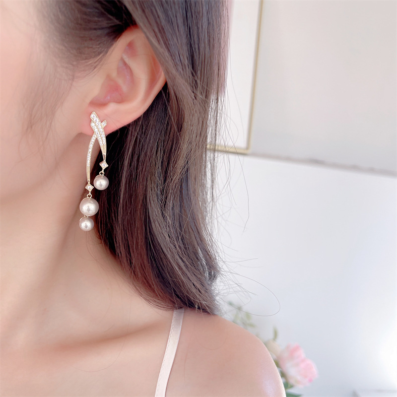 s925 Silver Needle Simple Atmospheric Design Sense Earrings Niche Design High Sense Cross Line Pearl Earrings